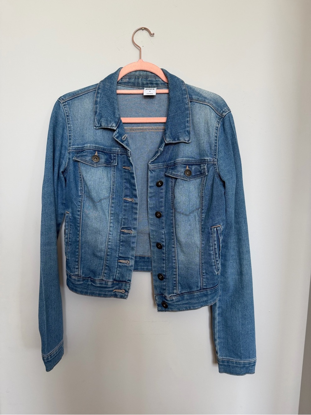 Vero Moda Medium Blue Denim Jacket - Classic Trucker Style